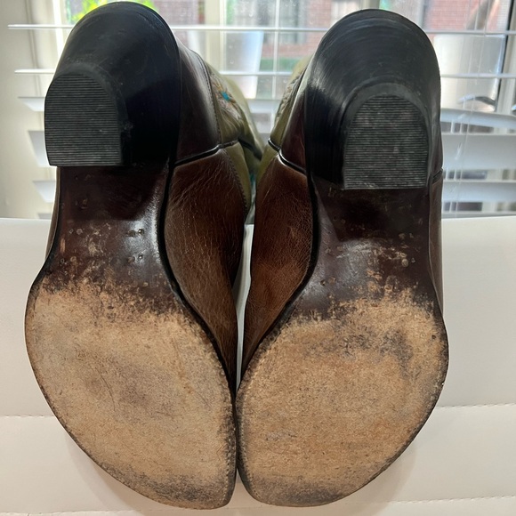 **RARE!** Embroidered Western Boots - Picture 4 of 6